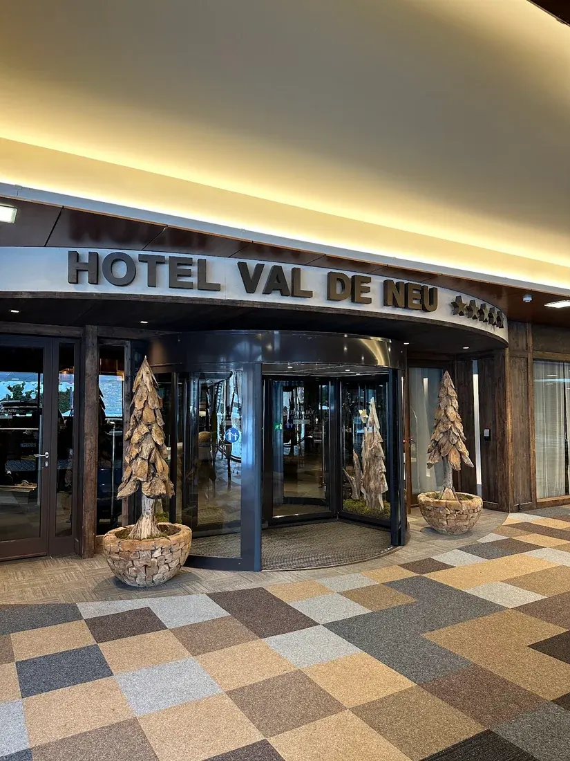 Hotel Val de Neu — view 2