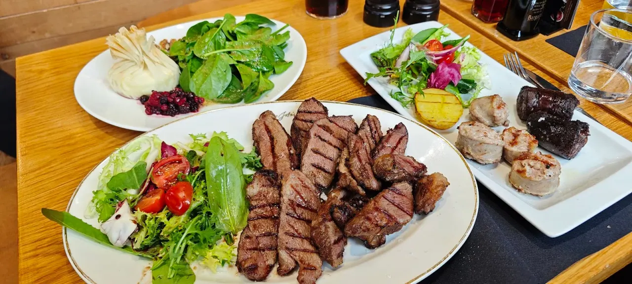 Cinco Jotas Grill — Foto 2